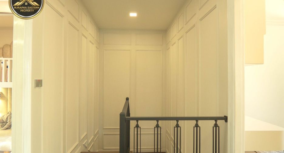 Casa en venta de 4 habitaciones en Si Racha, Chonburi