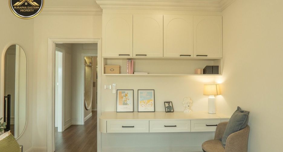 Casa en venta de 4 habitaciones en Si Racha, Chonburi