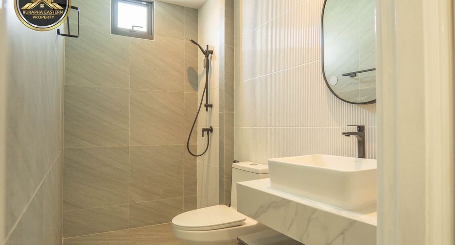 Casa en venta de 4 habitaciones en Si Racha, Chonburi