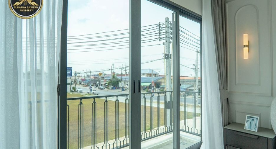 Casa en venta de 4 habitaciones en Si Racha, Chonburi
