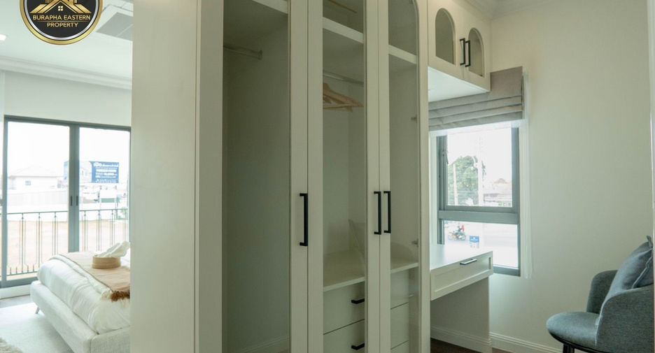 Casa en venta de 4 habitaciones en Si Racha, Chonburi
