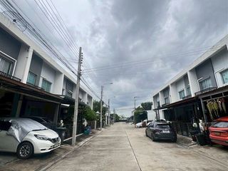 For sale 2 bedrooms townhouse in Bang Khun Thian, Bangkok
