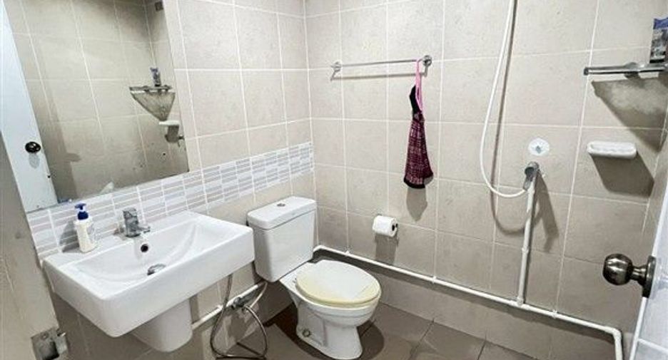 For sale 2 bedrooms townhouse in Bang Khun Thian, Bangkok