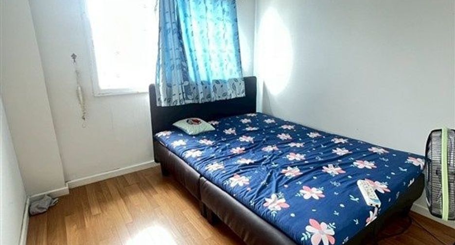 For sale 2 bedrooms townhouse in Bang Khun Thian, Bangkok