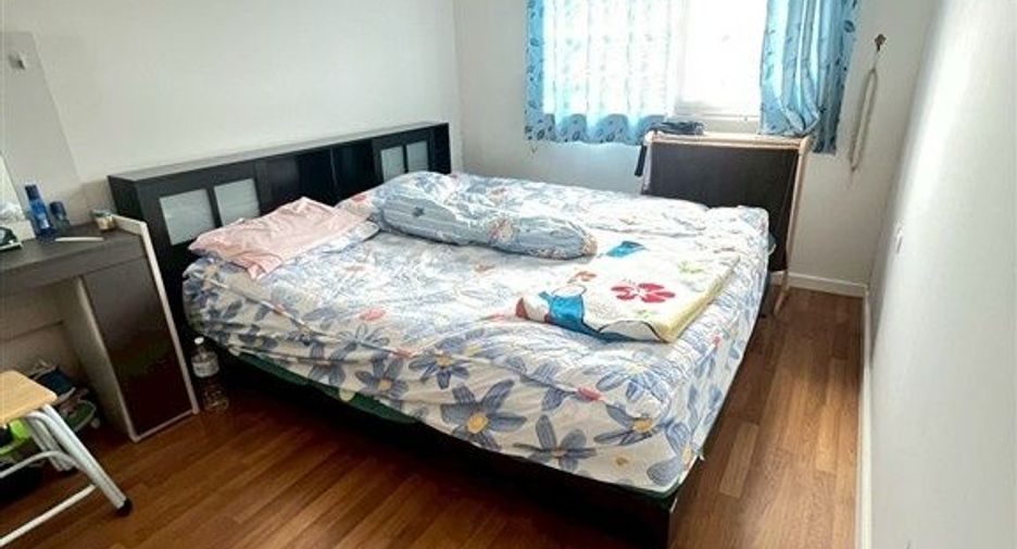 For sale 2 bedrooms townhouse in Bang Khun Thian, Bangkok