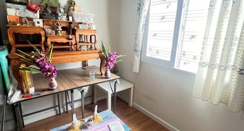 For sale 2 bedrooms townhouse in Bang Khun Thian, Bangkok