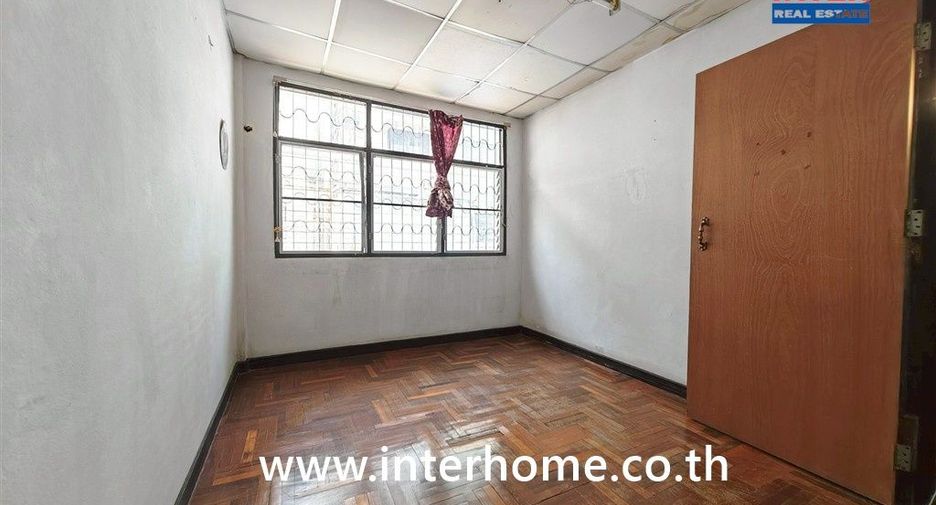 Casa adosada en venta de 2 habitaciones en Thawi Watthana, Bangkok