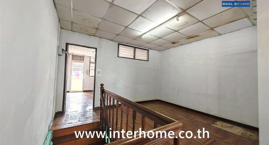 Casa adosada en venta de 2 habitaciones en Thawi Watthana, Bangkok