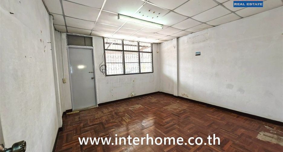 Casa adosada en venta de 2 habitaciones en Thawi Watthana, Bangkok