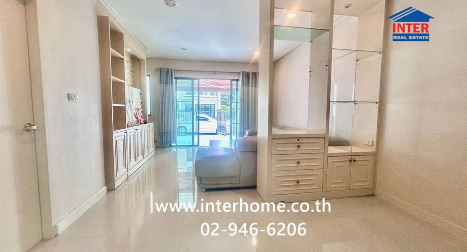 For sale 3 bedrooms townhouse in Bueng Kum, Bangkok