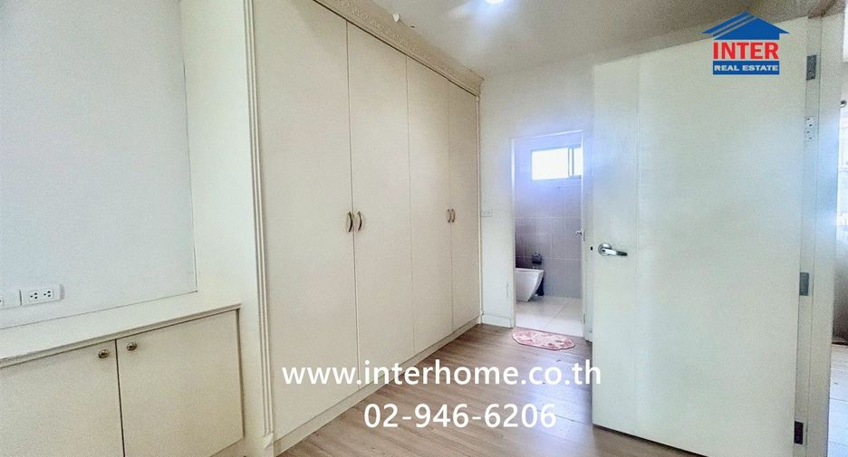 For sale 3 bedrooms townhouse in Bueng Kum, Bangkok