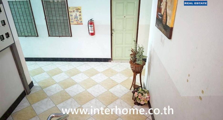 Apartamento en venta de 45 habitaciones en Khlong Luang, Pathum Thani