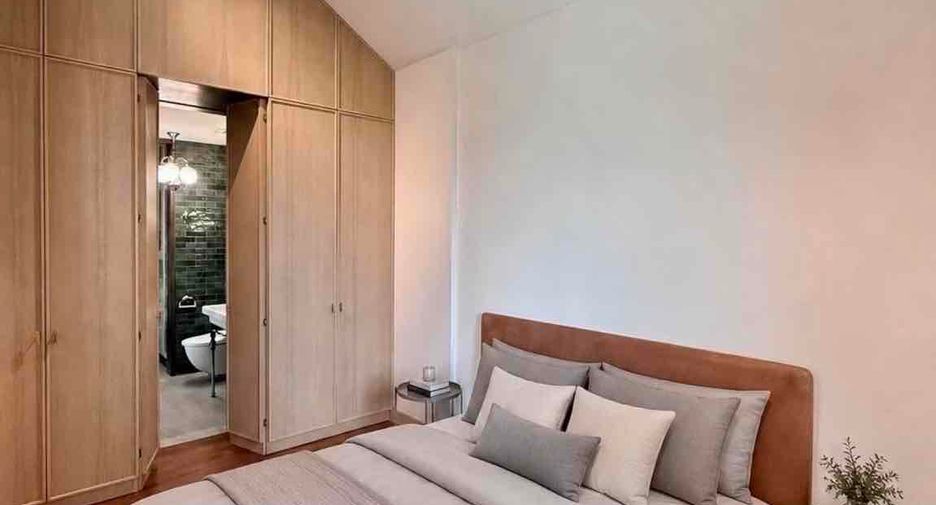 For sale 2 bedrooms condo in Khlong Toei, Bangkok