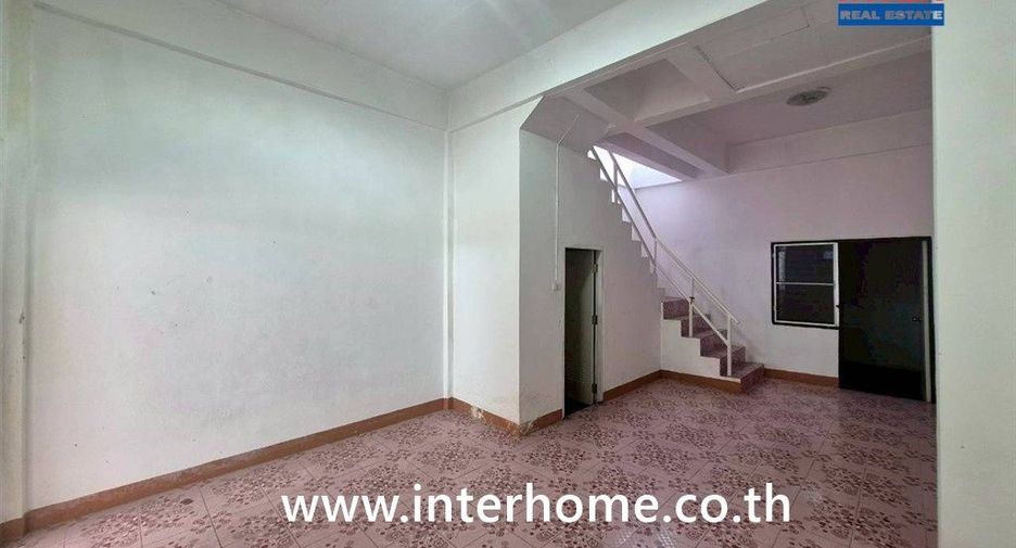 For sale 2 bedrooms townhouse in Lat Lum Kaeo, Pathum Thani