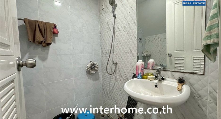 For sale 3 bedrooms townhouse in Khlong Luang, Pathum Thani