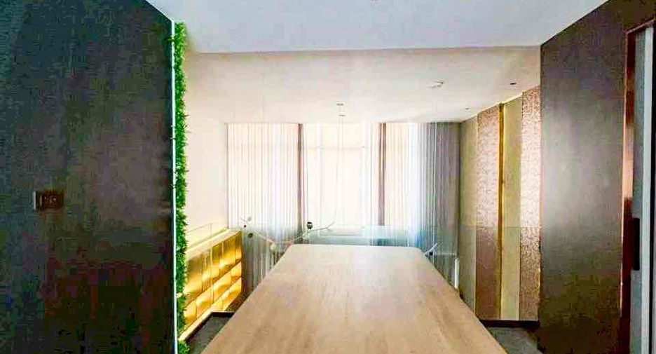For rent 3 bedrooms house in Phra Khanong, Bangkok