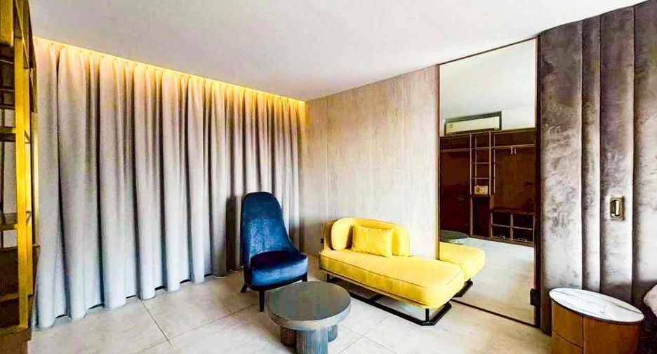 For rent 3 bedrooms house in Phra Khanong, Bangkok