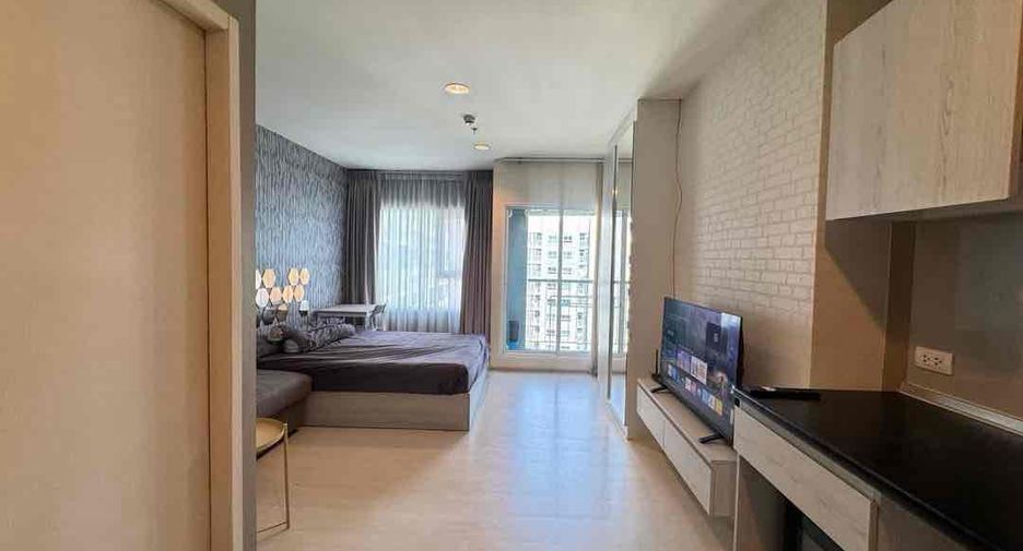 For rent 3 bedrooms house in Phra Khanong, Bangkok