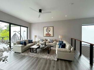 For rent 4 bedrooms villa in Mueang Chiang Mai, Chiang Mai