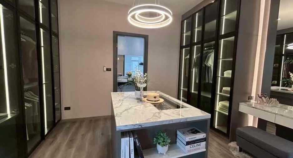 For rent 4 bedrooms villa in Mueang Chiang Mai, Chiang Mai