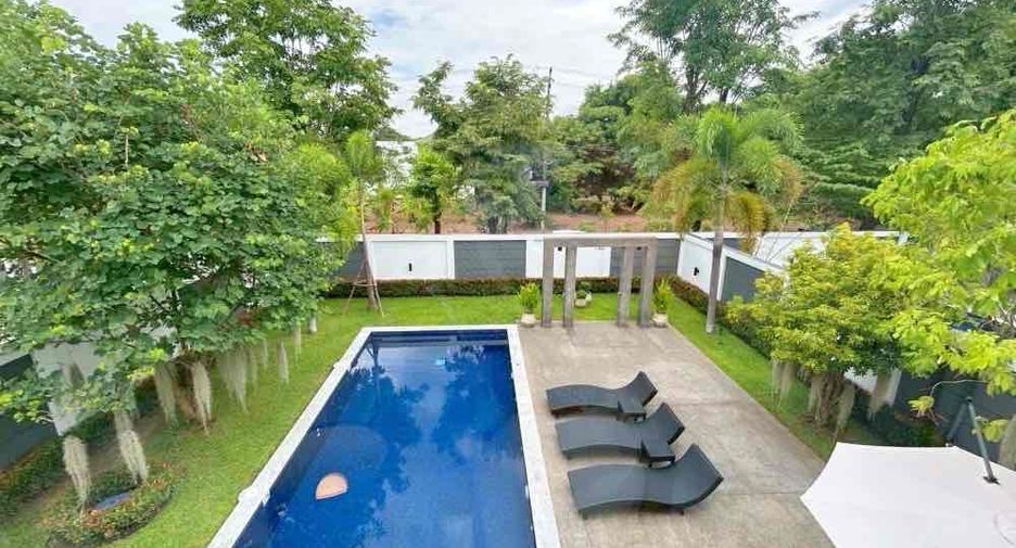 For rent 4 bedrooms villa in Mueang Chiang Mai, Chiang Mai