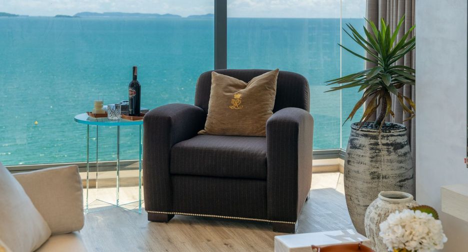 For sale 3 ベッドルーム condo in Bang Lamung, Chonburi