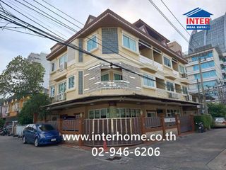 For sale 6 bedrooms house in Din Daeng, Bangkok