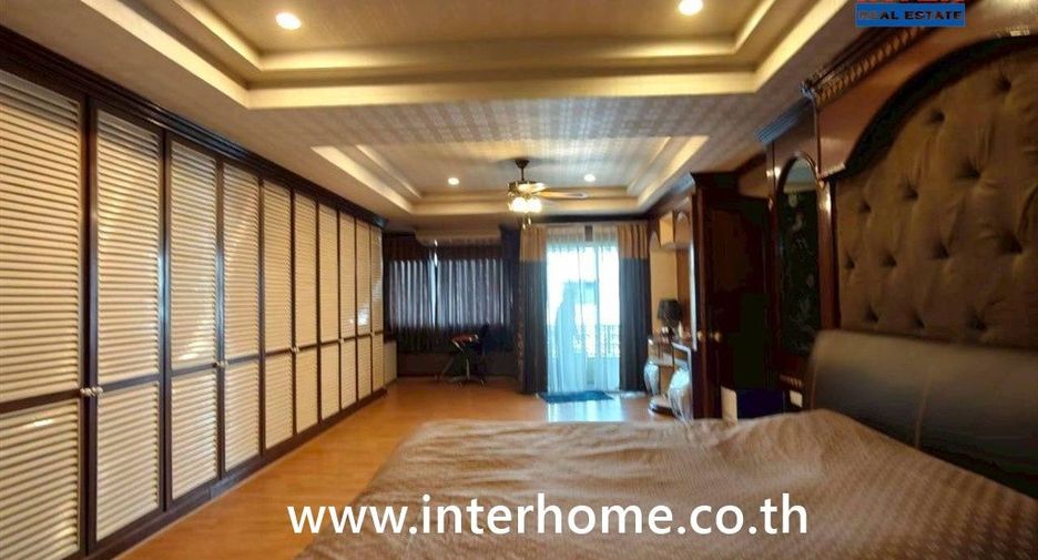 For sale 6 bedrooms house in Din Daeng, Bangkok