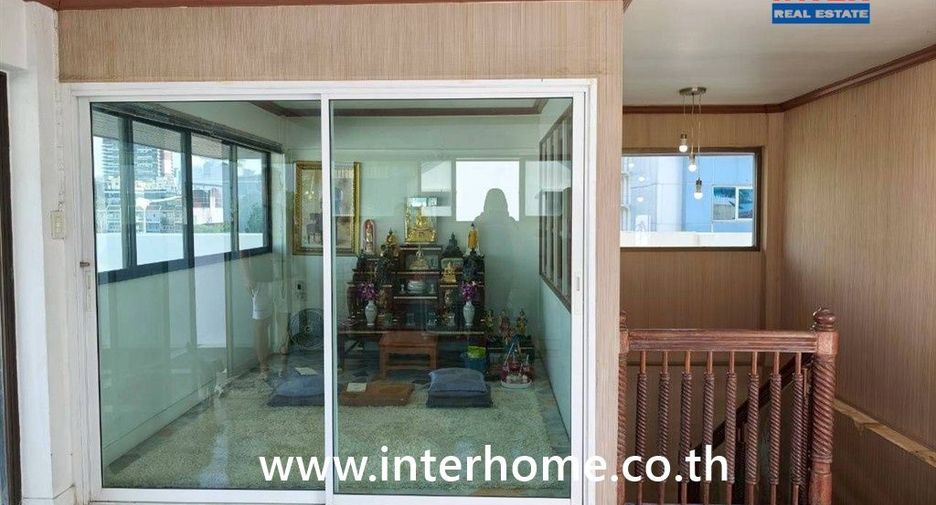 For sale 6 bedrooms house in Din Daeng, Bangkok