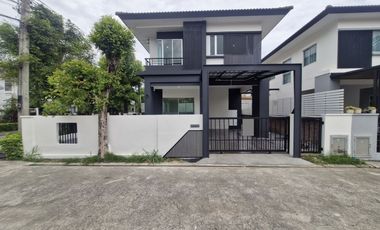 Casa en venta de 3 habitaciones en Bang Phli, Samut Prakan