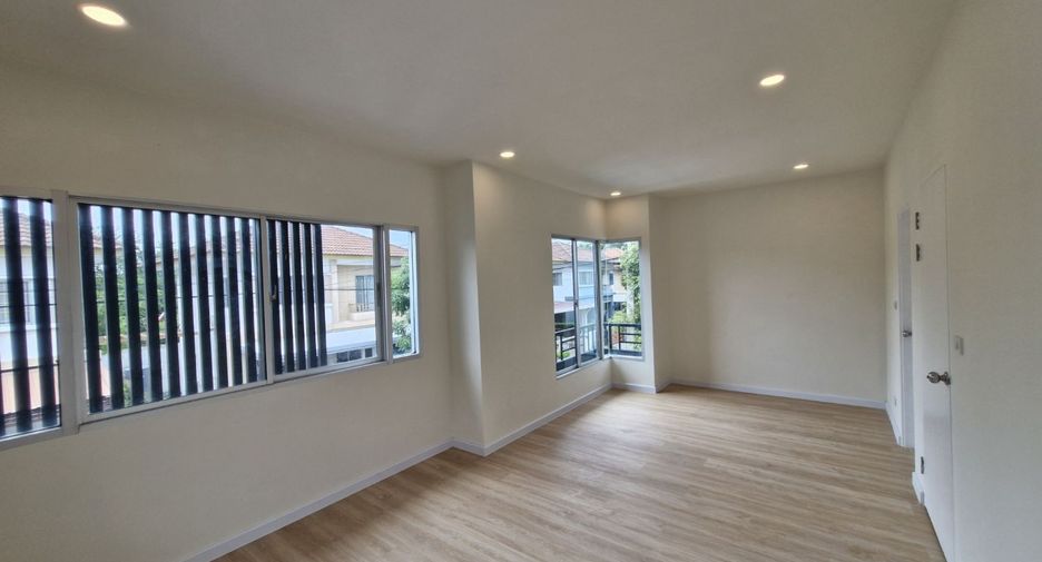 Casa en venta de 3 habitaciones en Bang Phli, Samut Prakan