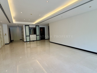 À louer 3 chambres condo à Sathon, Bangkok
