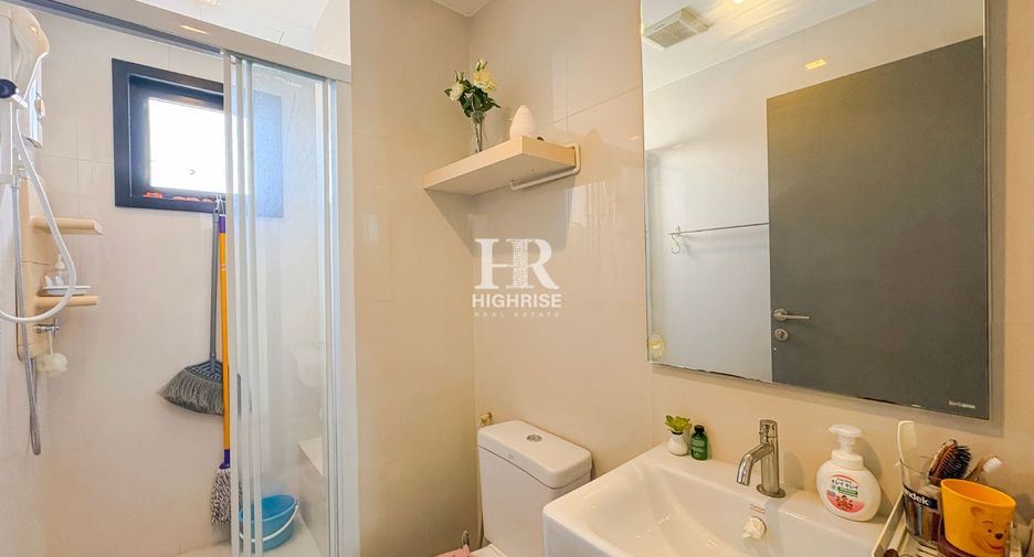 For sale 2 ベッドルーム condo in Bang Lamung, Chonburi