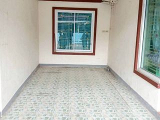 Reihenhaus zum Kauf mit 2 Zimmer in Si Racha, Chonburi