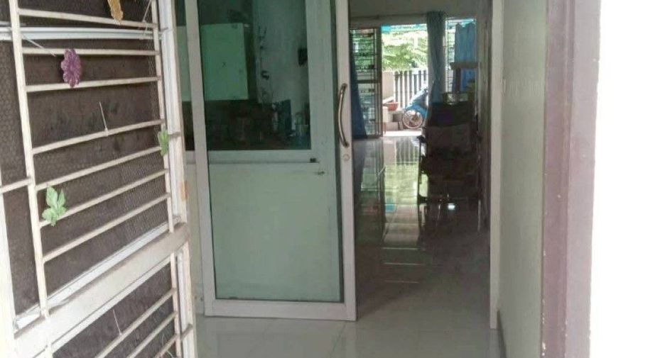 Reihenhaus zum Kauf mit 2 Zimmer in Si Racha, Chonburi