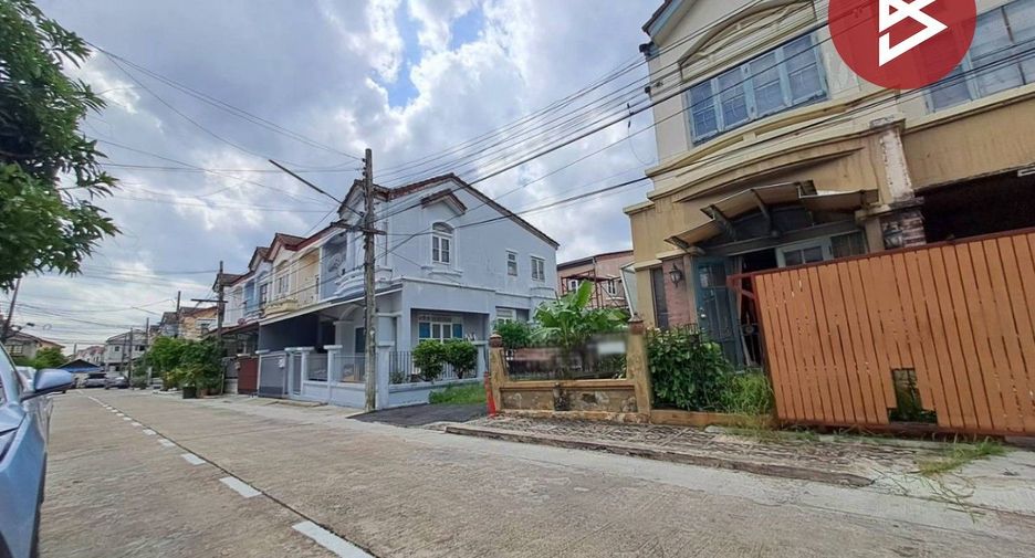 Casa adosada en venta de 2 habitaciones en Khlong Sam Wa, Bangkok