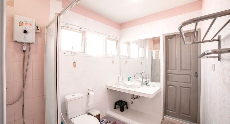 Haus zum Kauf mit 5 Zimmer in Bang Khen, Bangkok