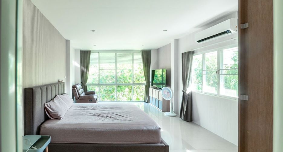 Haus zum Kauf mit 5 Zimmer in Bang Khen, Bangkok