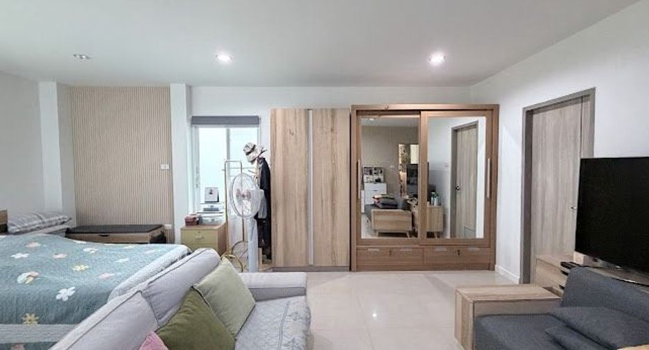 Haus zum Kauf mit 5 Zimmer in Bang Khen, Bangkok