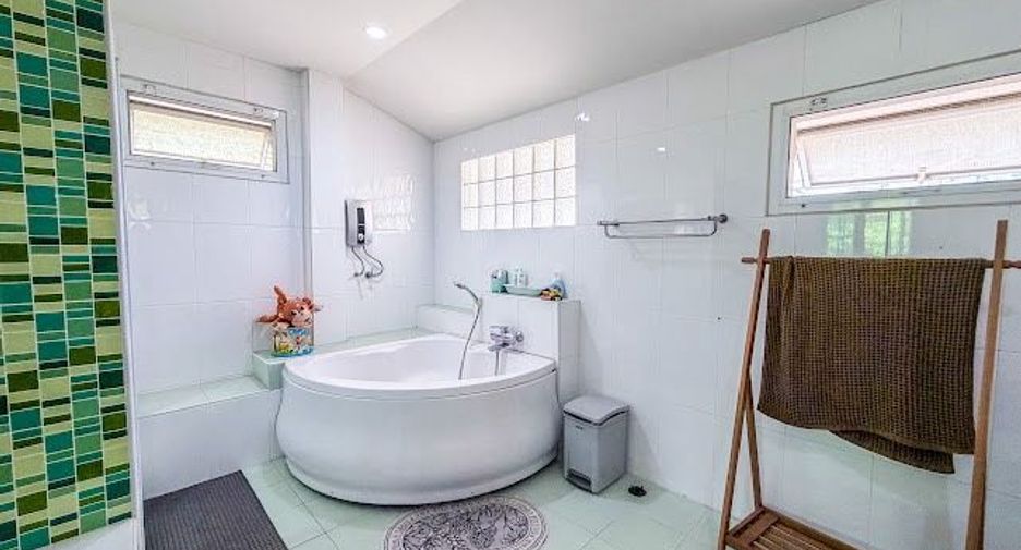 Haus zum Kauf mit 5 Zimmer in Bang Khen, Bangkok