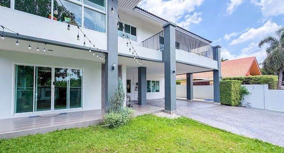 Haus zum Kauf mit 5 Zimmer in Bang Khen, Bangkok