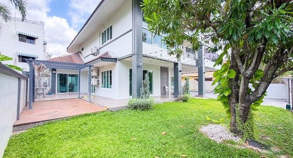 Haus zum Kauf mit 5 Zimmer in Bang Khen, Bangkok