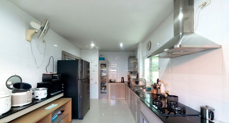 Haus zum Kauf mit 5 Zimmer in Bang Khen, Bangkok