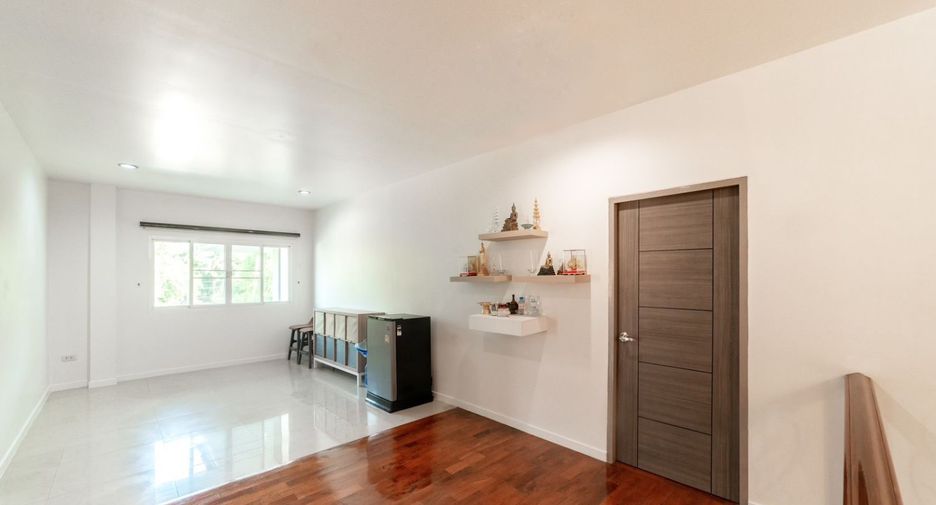 Haus zum Kauf mit 5 Zimmer in Bang Khen, Bangkok