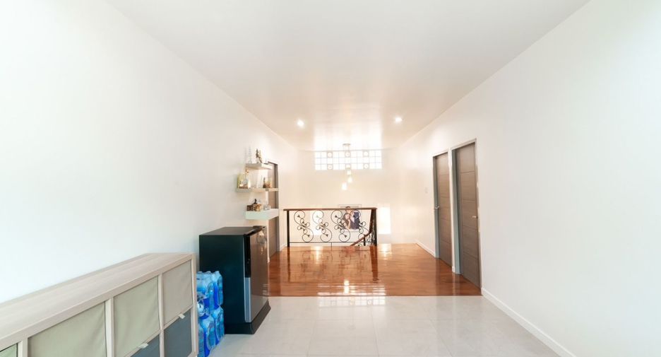 Haus zum Kauf mit 5 Zimmer in Bang Khen, Bangkok