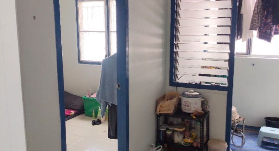 For sale 1 bed condo in Mueang Samut Prakan, Samut Prakan