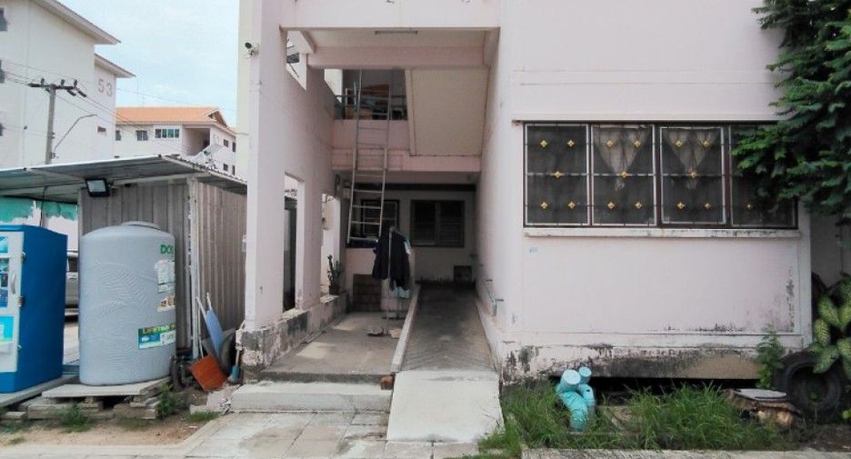For sale 1 bed condo in Mueang Samut Prakan, Samut Prakan