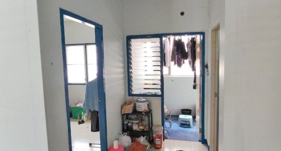 For sale 1 bed condo in Mueang Samut Prakan, Samut Prakan