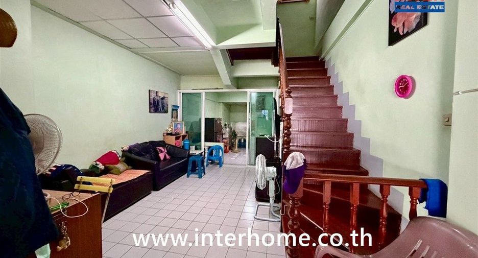 Reihenhaus zum Kauf mit 2 Zimmer in Bang Bua Thong, Nonthaburi