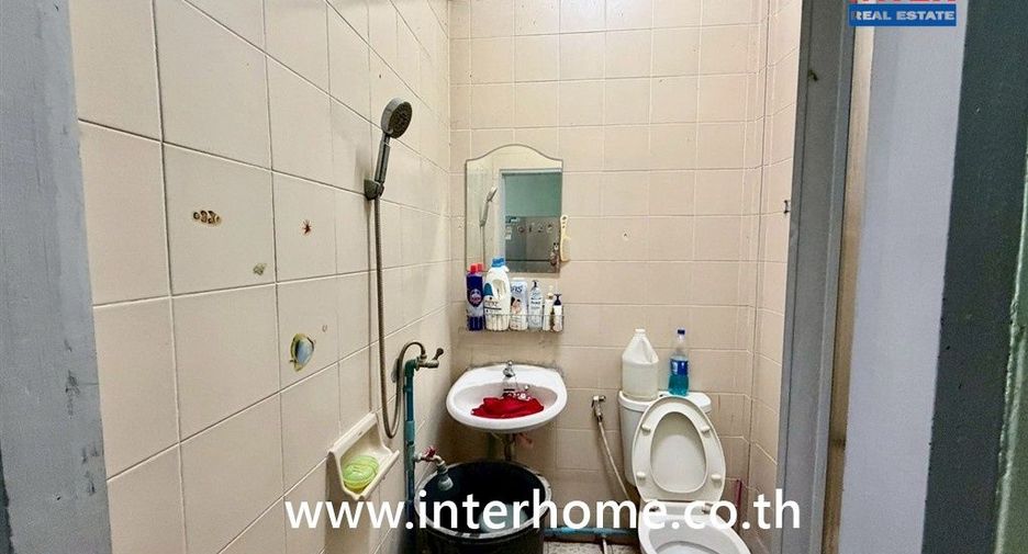 Reihenhaus zum Kauf mit 2 Zimmer in Bang Bua Thong, Nonthaburi